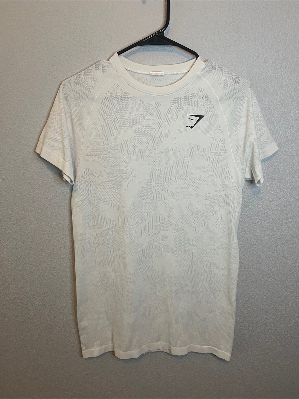 Gymshark Sublimated Camo Print Seamless TShirt Ivory Estimated Size Small